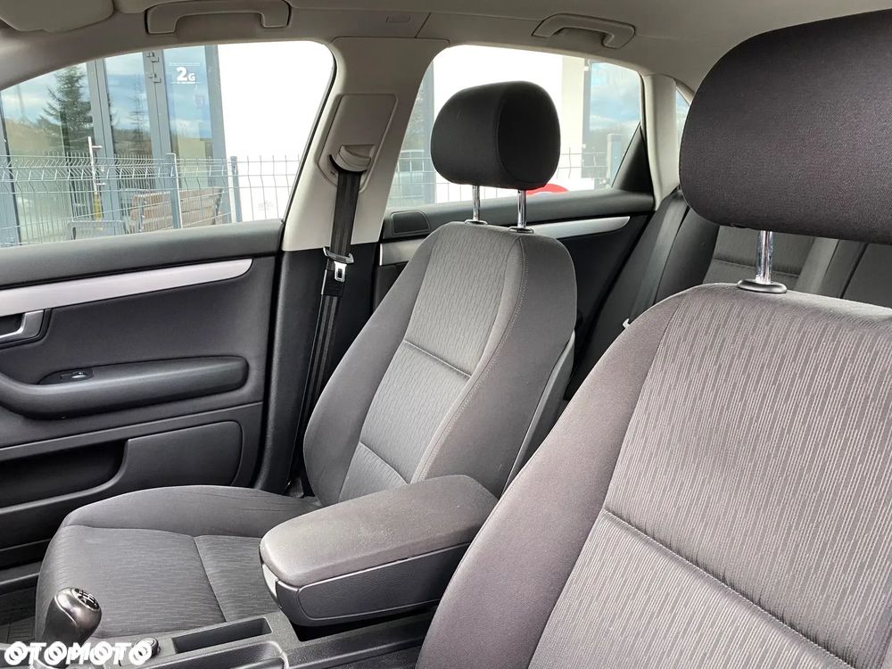 Audi A4 Limousine - 36