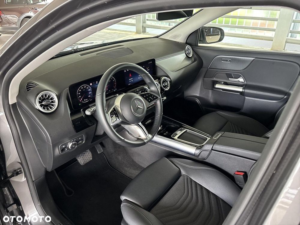 Mercedes-Benz GLA - 14