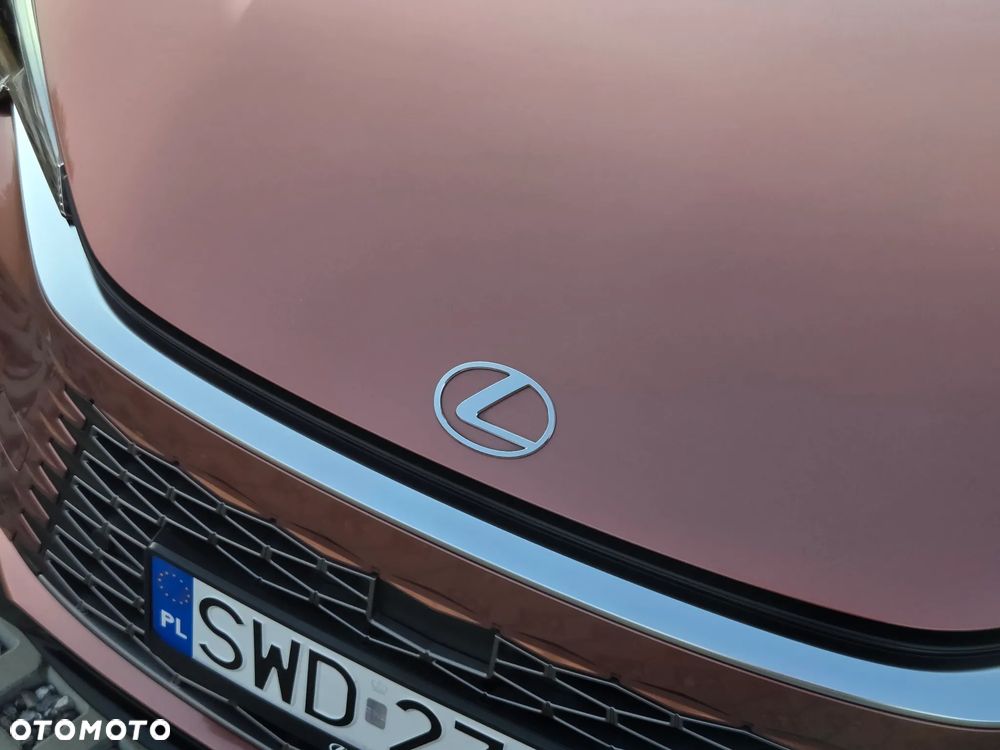 Lexus LBX - 8