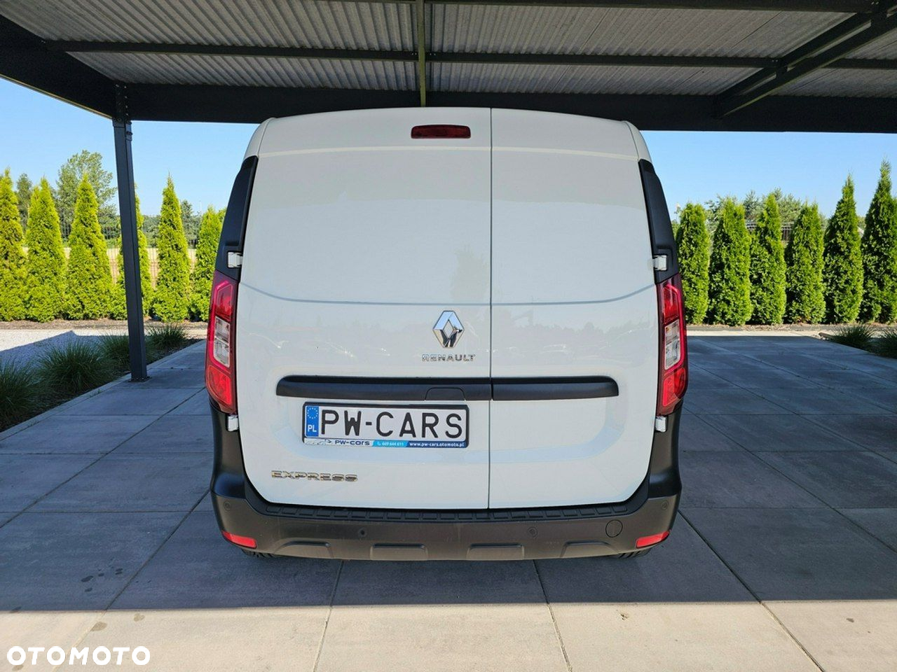 Renault Express - 8