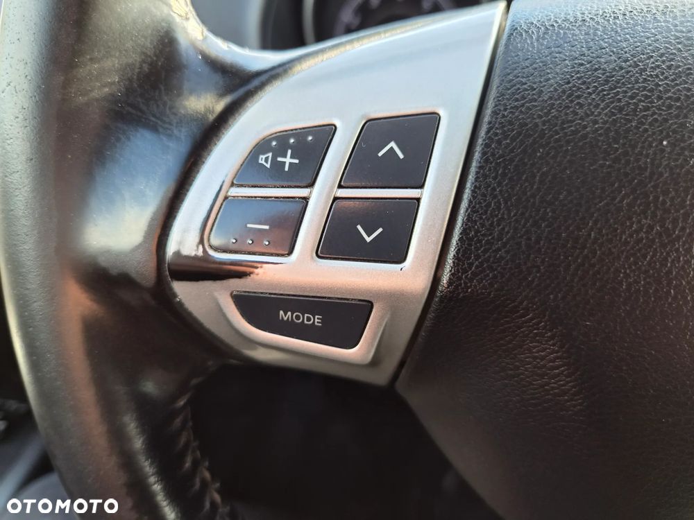 Mitsubishi Outlander 2.0 2WD Invite - 17