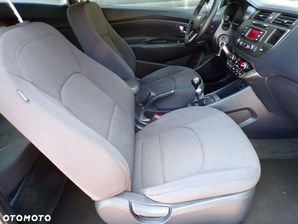 Kia Rio - 25