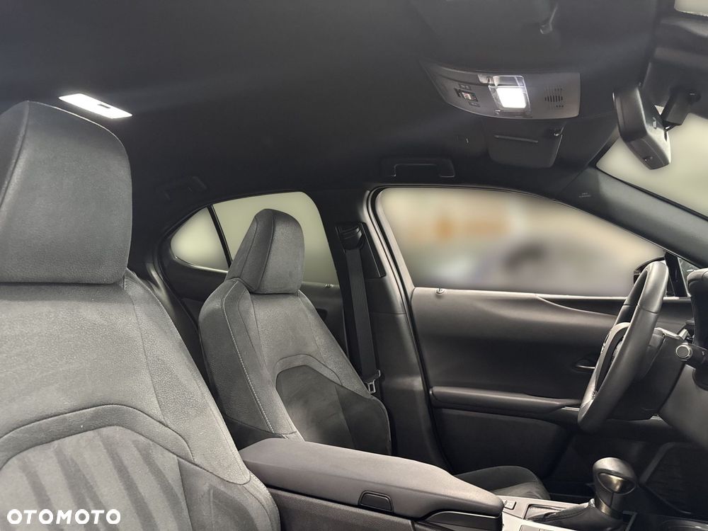 Lexus UX 250h GPF Business 2WD - 27