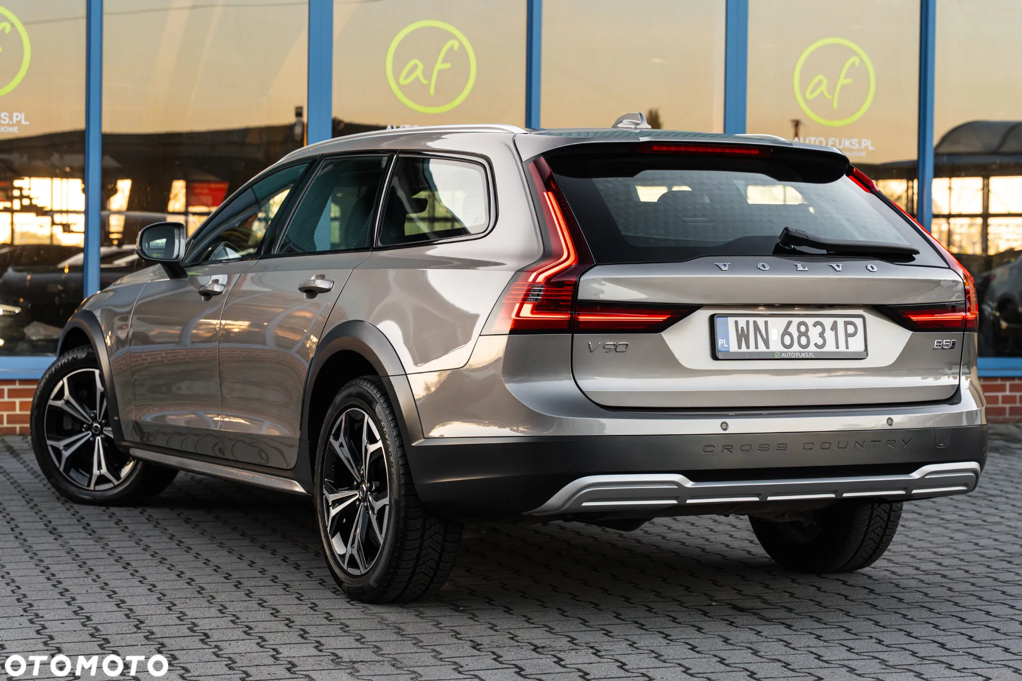 Volvo V90 Cross Country - 6
