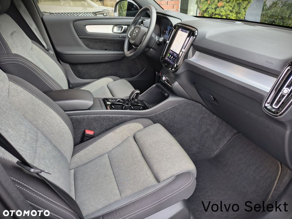 Volvo XC 40 - 25
