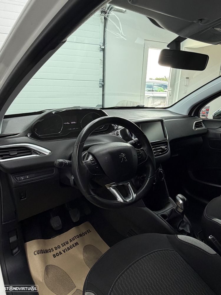 Peugeot 208 1.2 PureTech Active - 6
