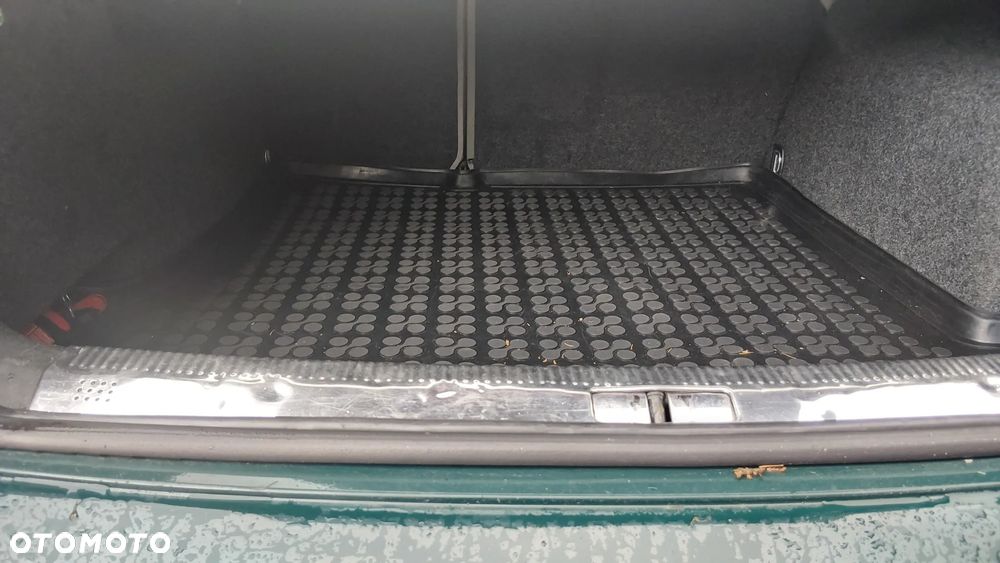 Volkswagen Passat 1.9 TDI Trendline - 10