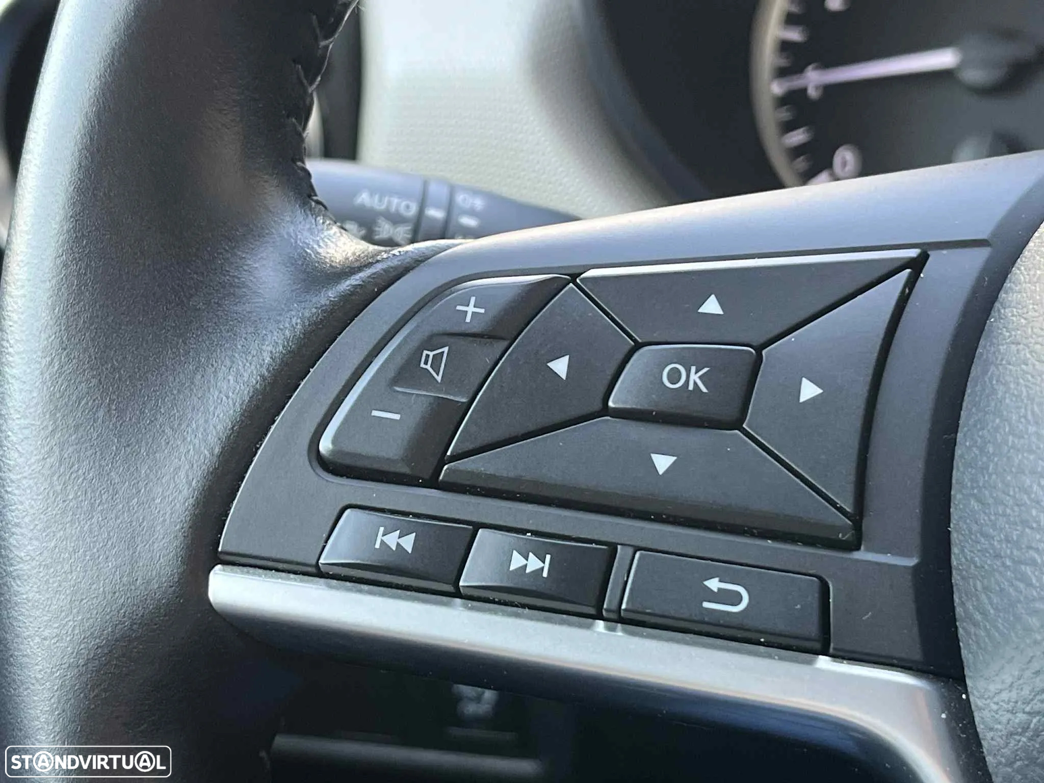 Nissan Micra 1.0 IG-T N-Connecta CVT - 17