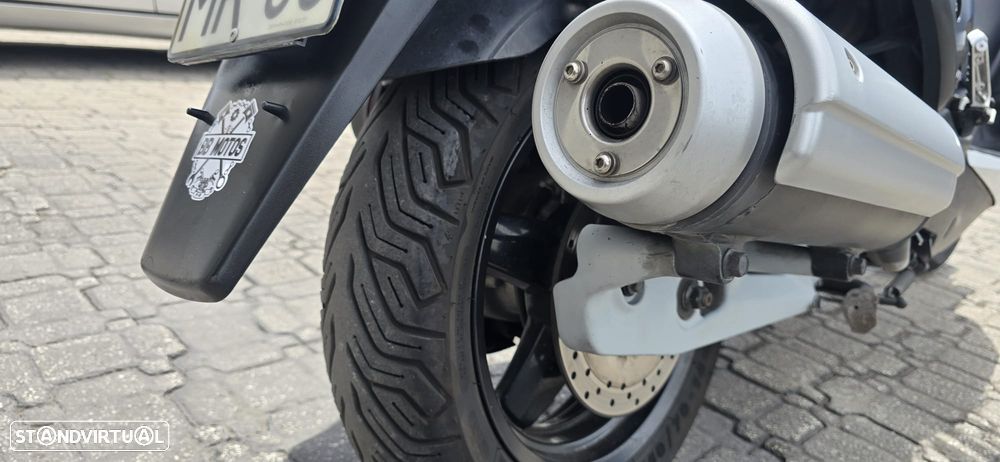 Yamaha X-Max - 7