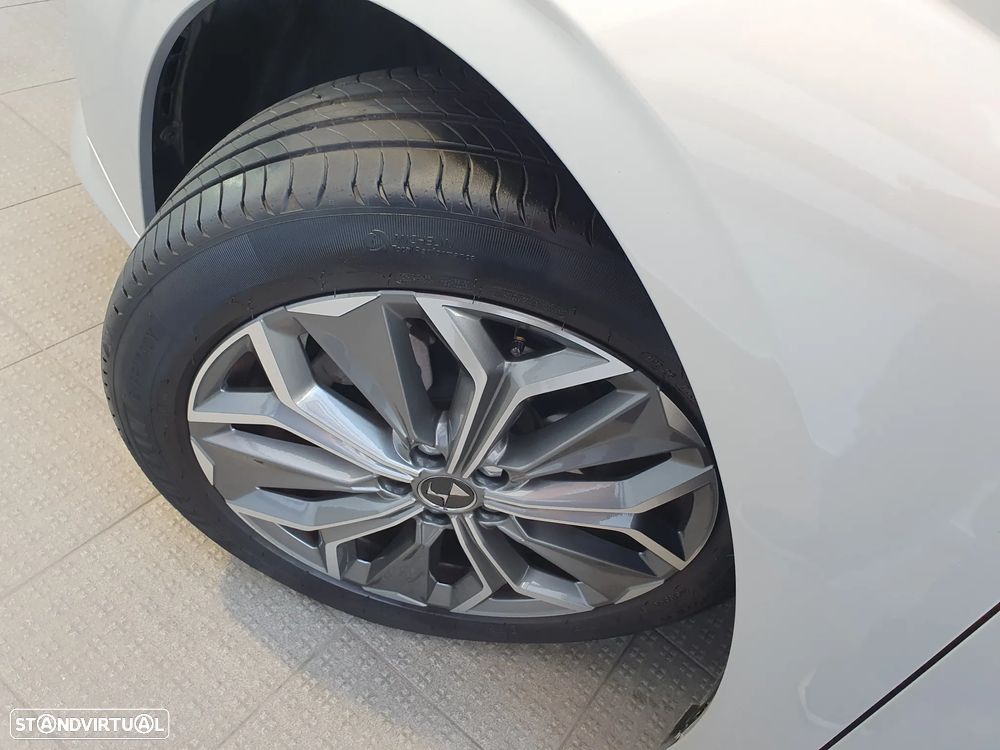 DS DS4 4 1.2 PureTech Performance Line EAT8 - 27