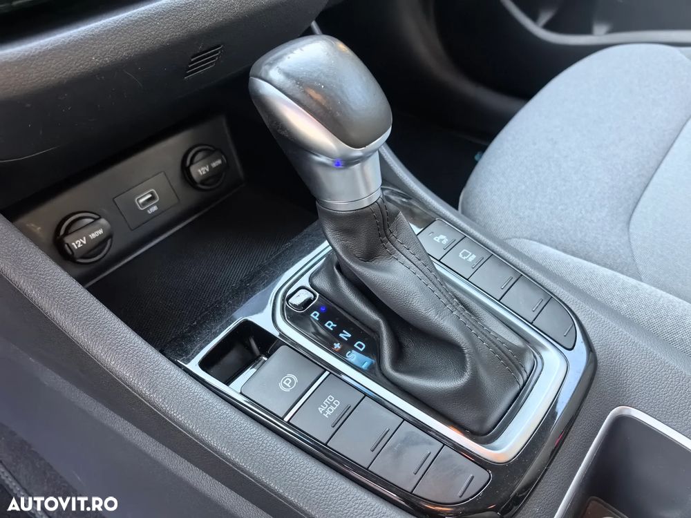 Hyundai IONIQ - 17