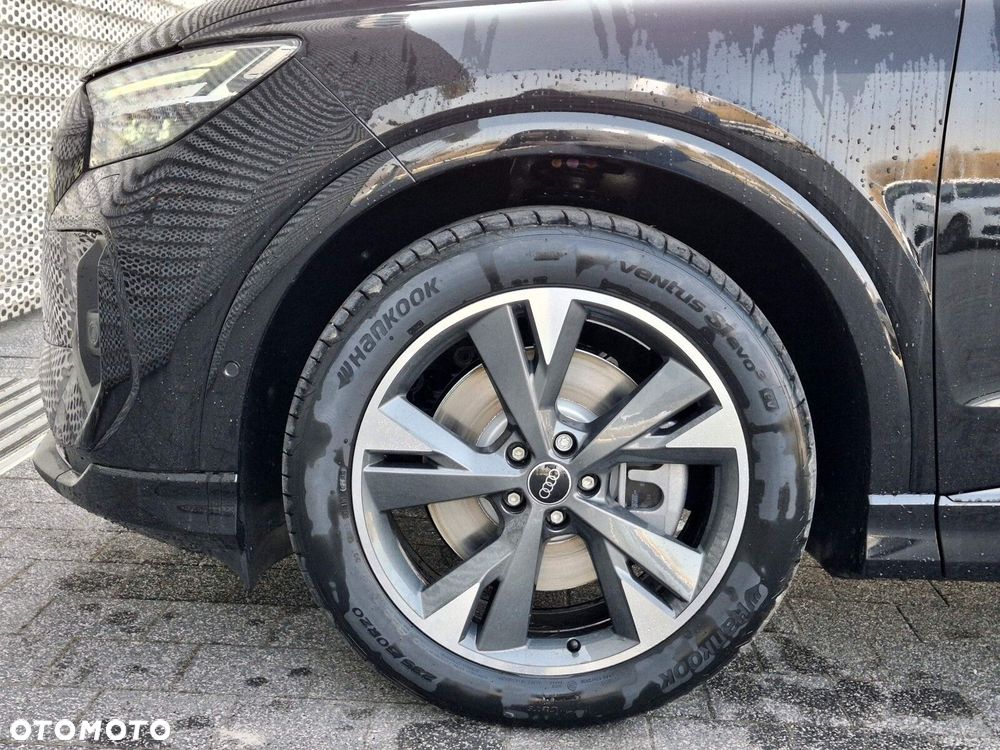 Audi Q4 e-tron - 4