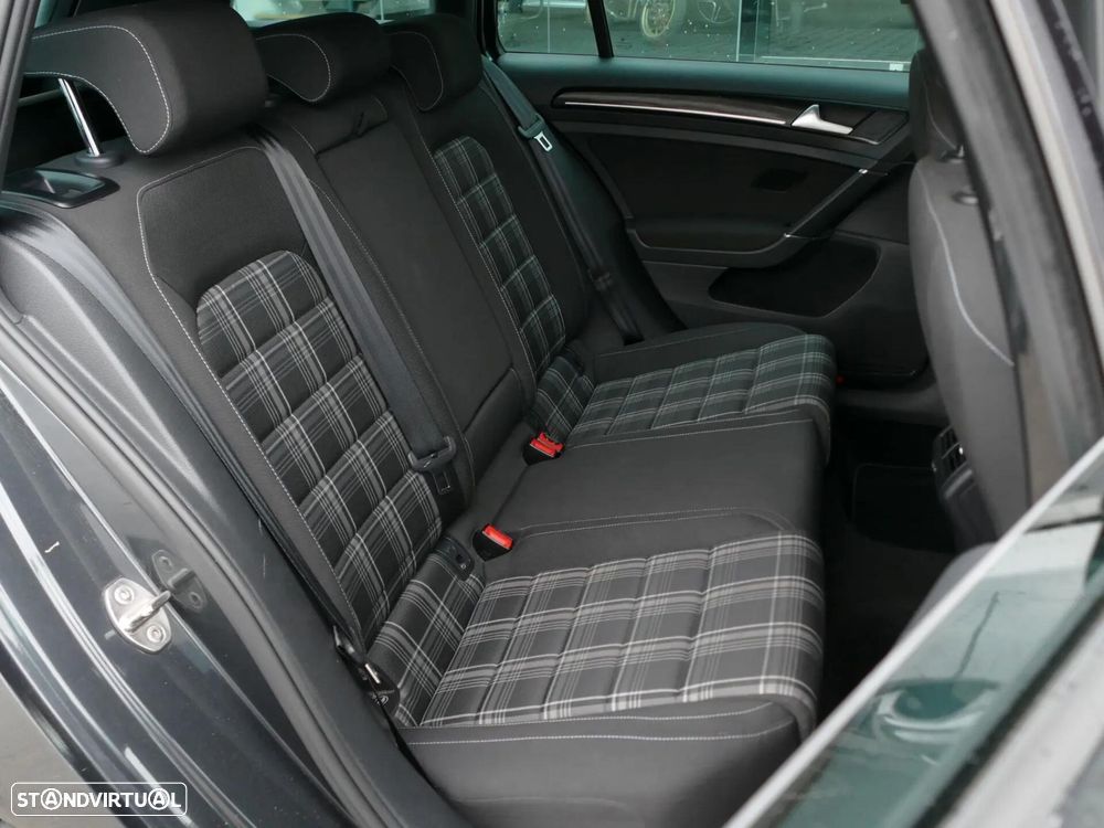 VW Golf Variant 2.0 TDi GTD DSG - 35