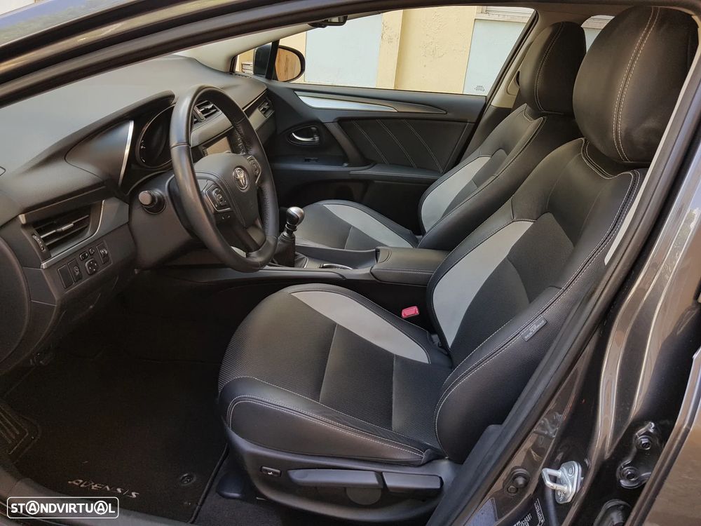 Toyota Avensis Touring Sports 2.0 D-4D Exclusive - 27