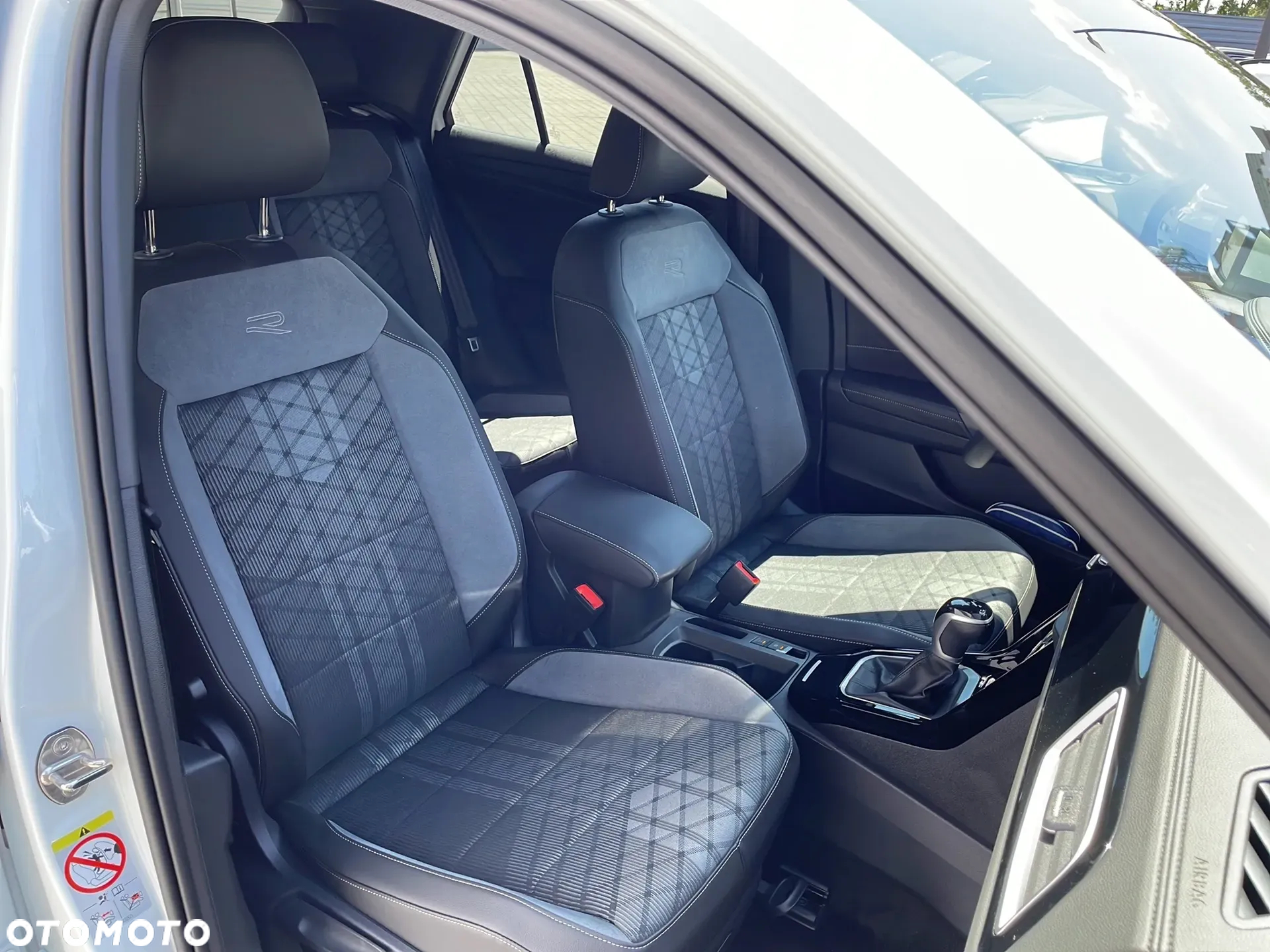 Volkswagen T-Roc 1.5 TSI R-Line Plus DSG - 13
