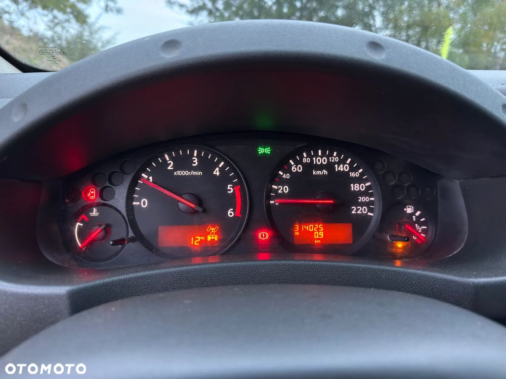 Nissan Navara SE - 18