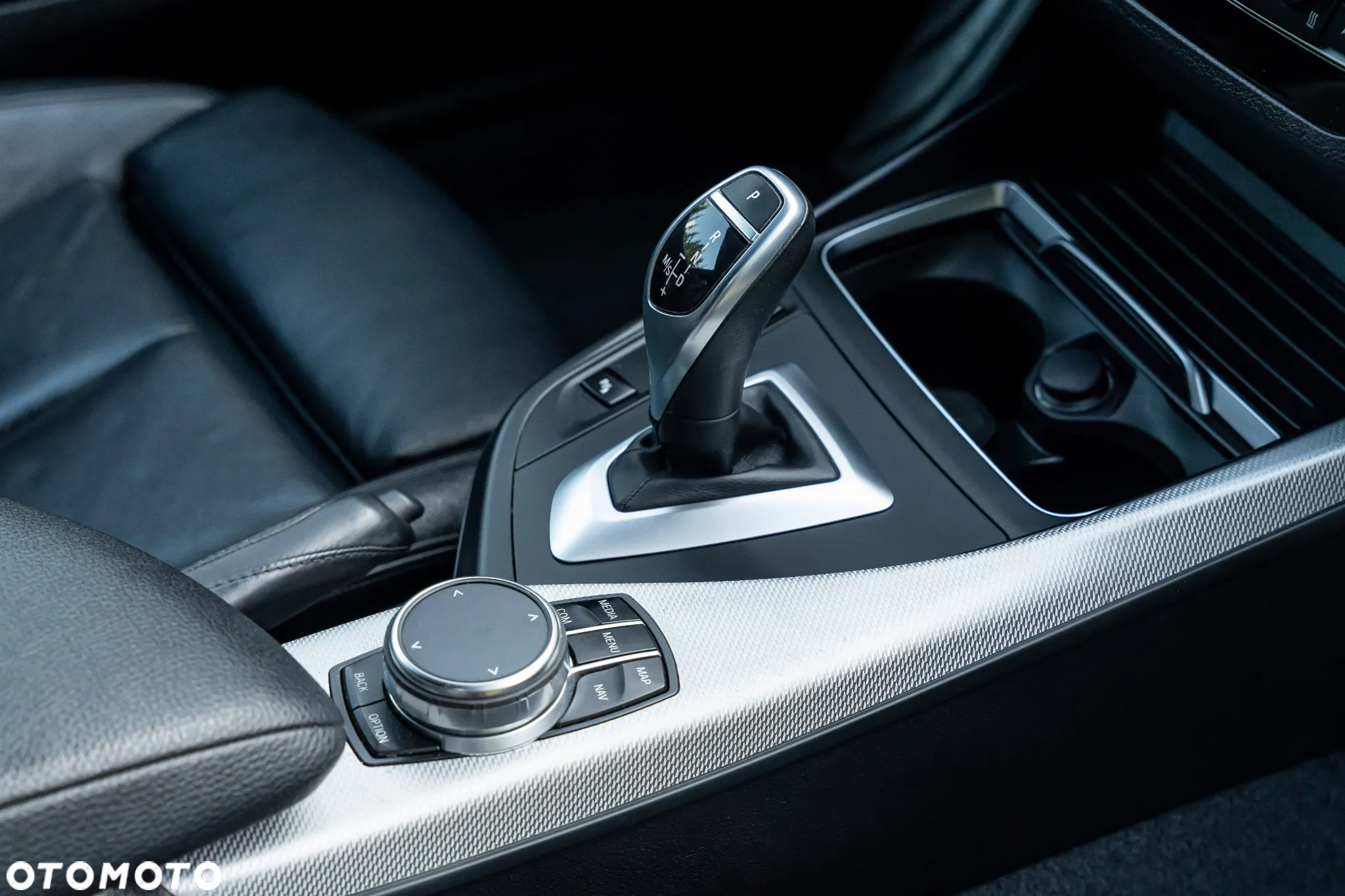 BMW Seria 2 220d M Sport - 28