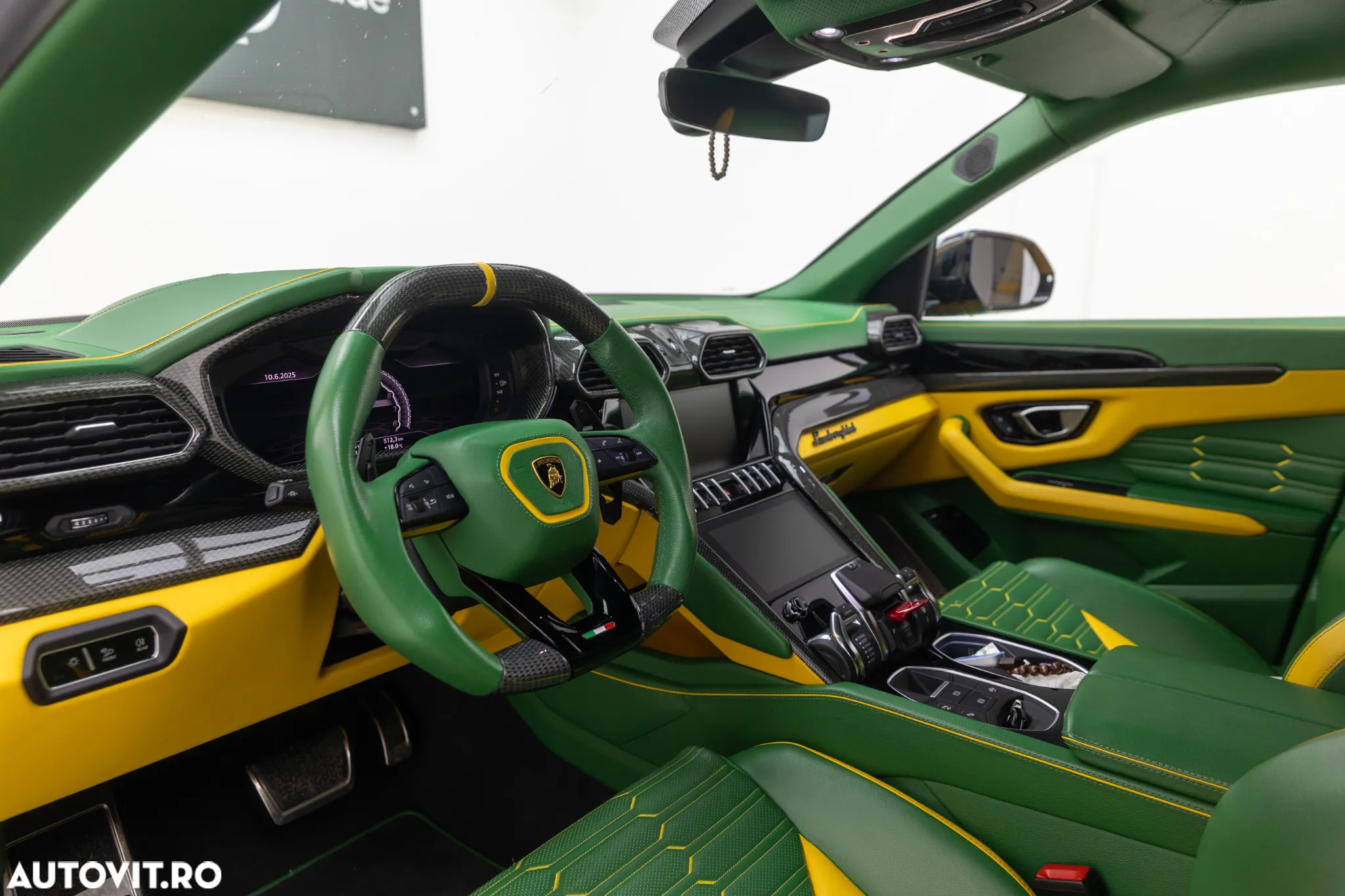 Lamborghini URUS - 17
