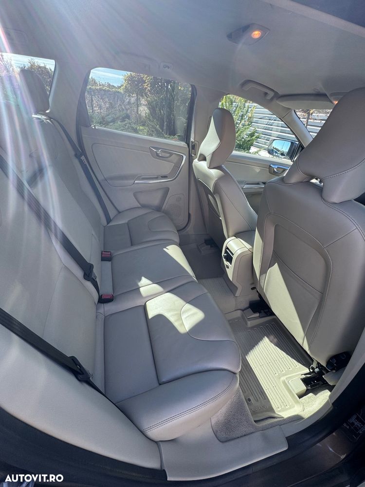 Volvo XC 60 D4AWD Kinetic - 12
