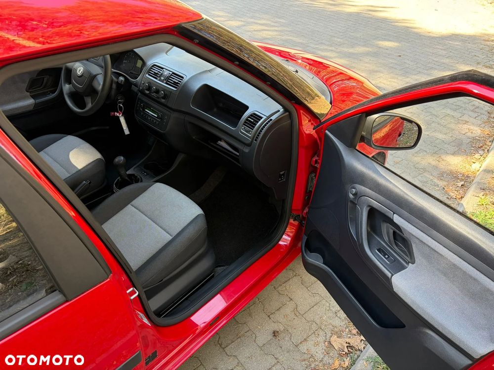 Skoda Roomster 1.4 16V PLUS EDITION - 20