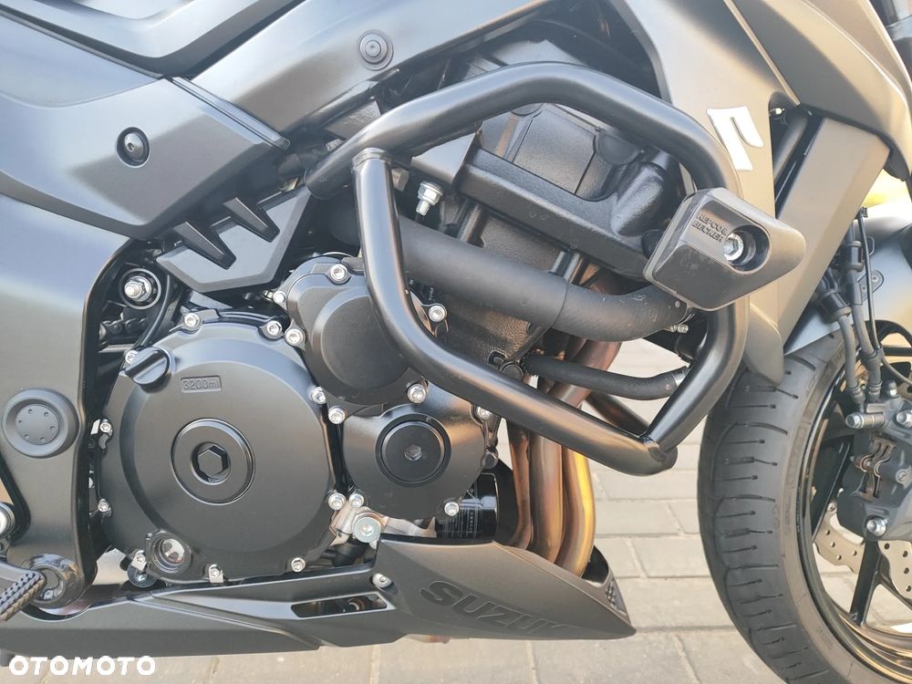 Suzuki GSX - 25
