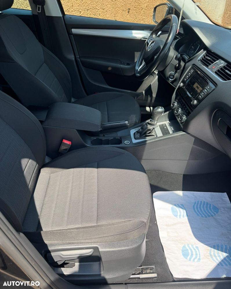 Skoda Octavia 2.0 TDI ELEGANCE DSG - 10