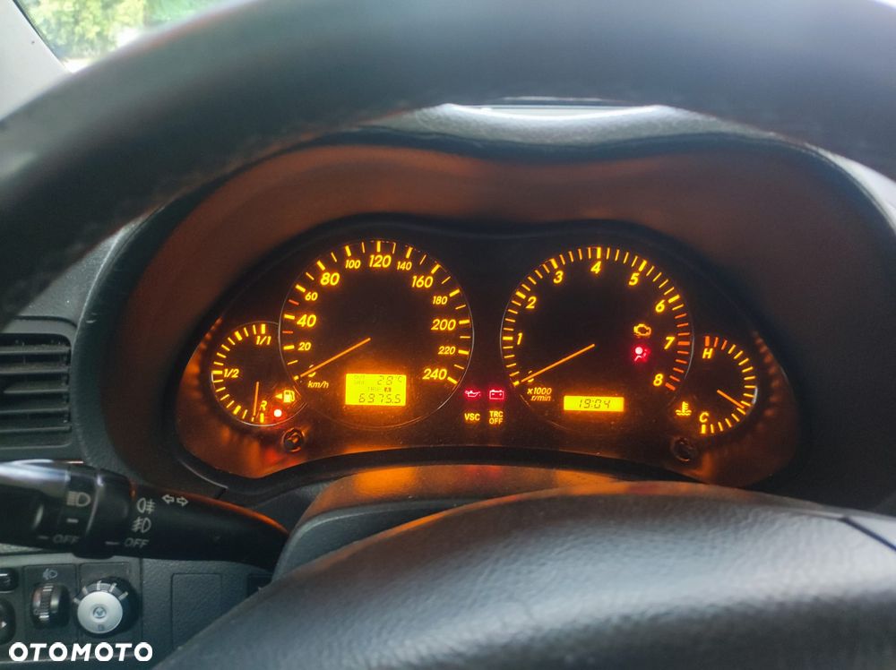 Toyota Avensis 1.8 VVT-i Sol - 9