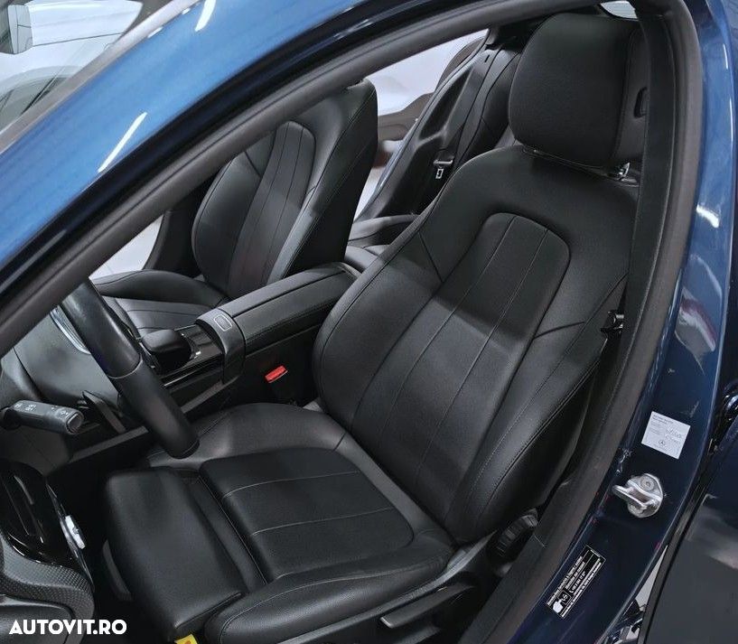 Mercedes-Benz A 250 e Sedan 8G-DCT - 9