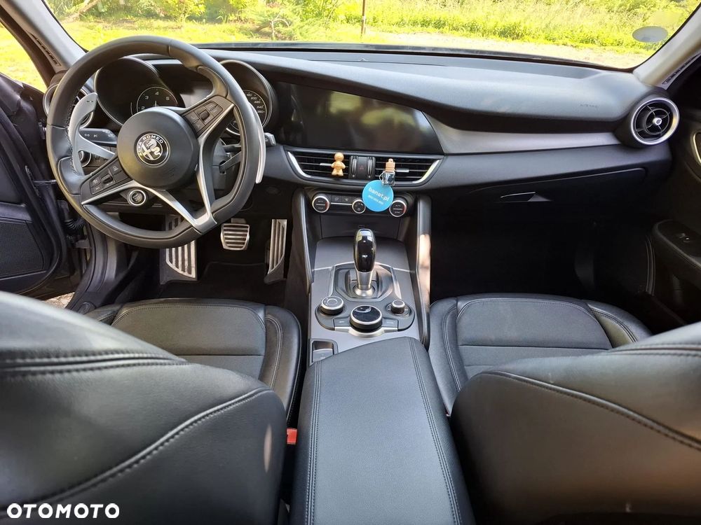 Alfa Romeo Giulia 2.2 D Turbo - 13
