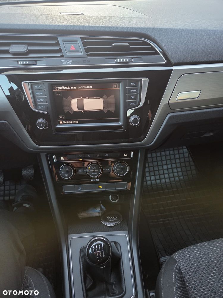 Volkswagen Touran - 9