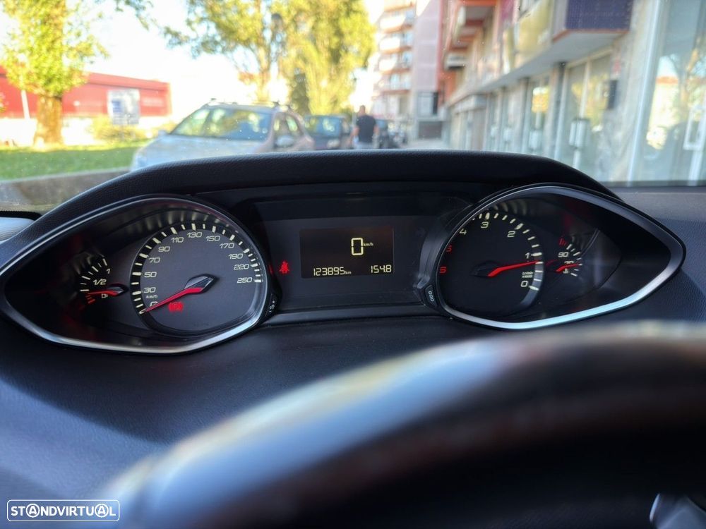 Peugeot 308 SW 1.5 BlueHDi Style — fotografia 20