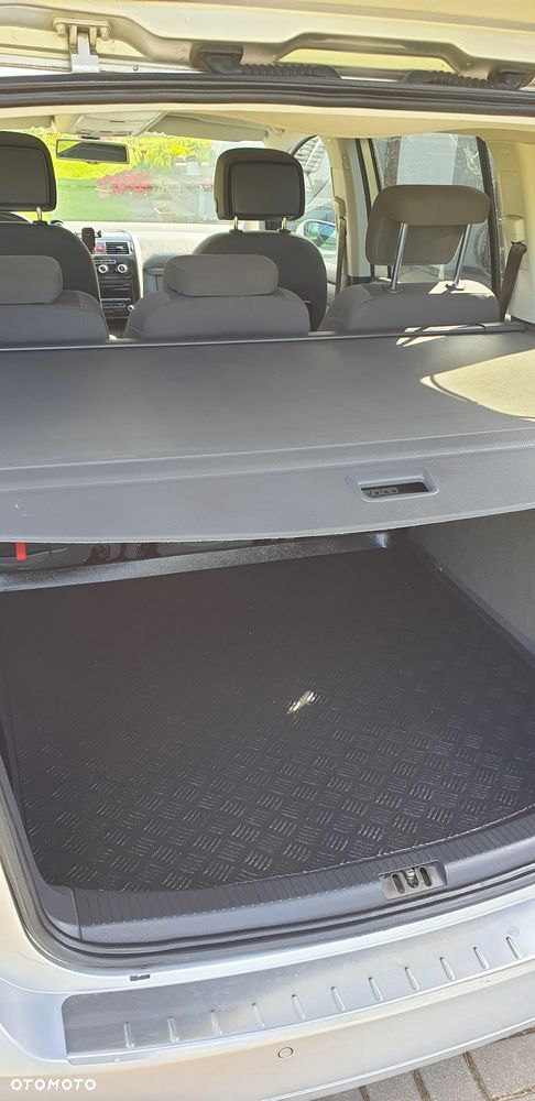 Volkswagen Touran 1.6 TDI DPF Comfortline - 19