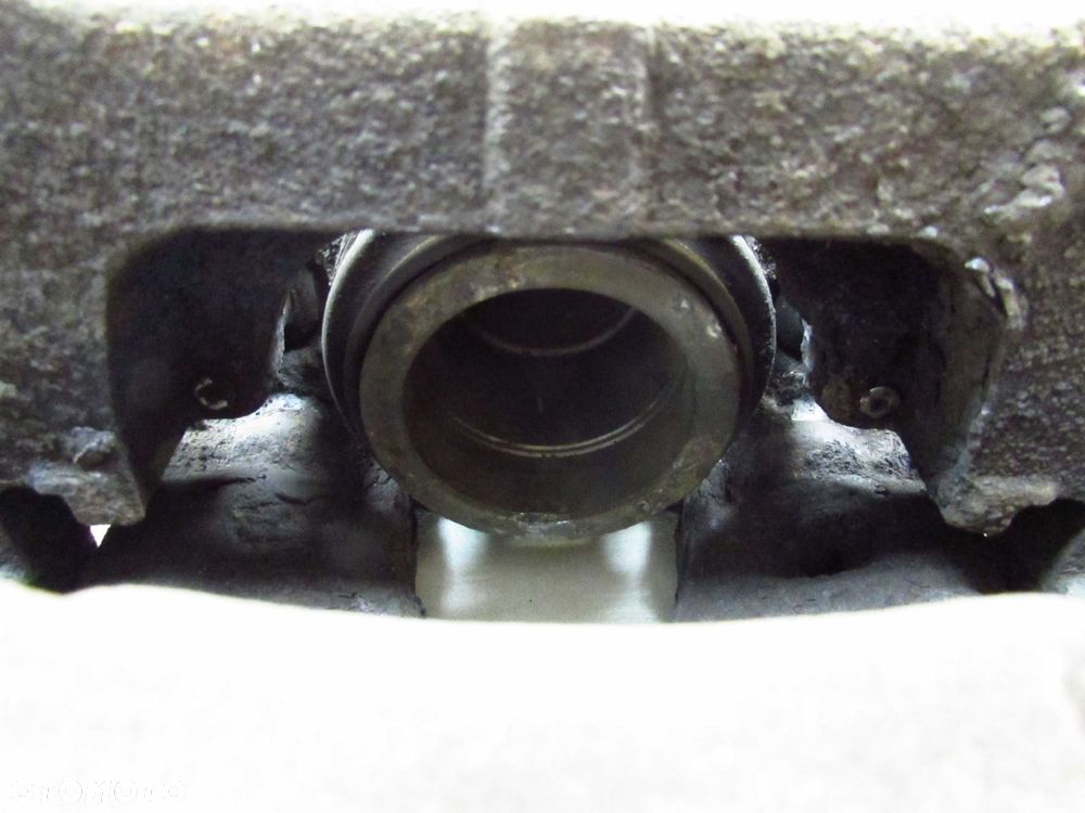 VOLVO XC90 LIFT 02-14 ZACISK HAMULCOWY PRZOD PRAWY 30657307 - 5