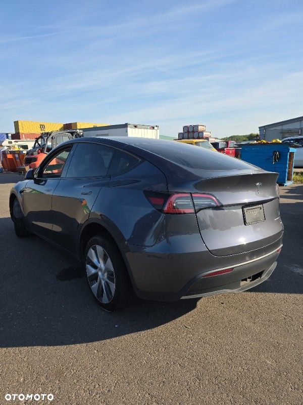 Tesla Model Y Long Range Dual Motor AWD - 5
