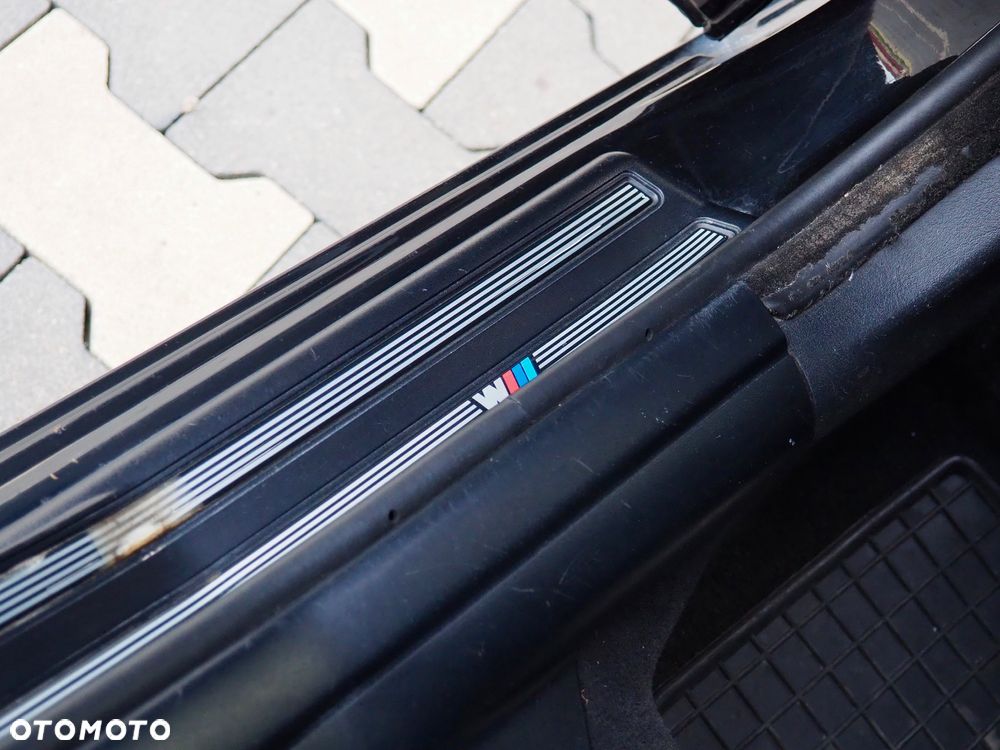 BMW Seria 3 330i - 26