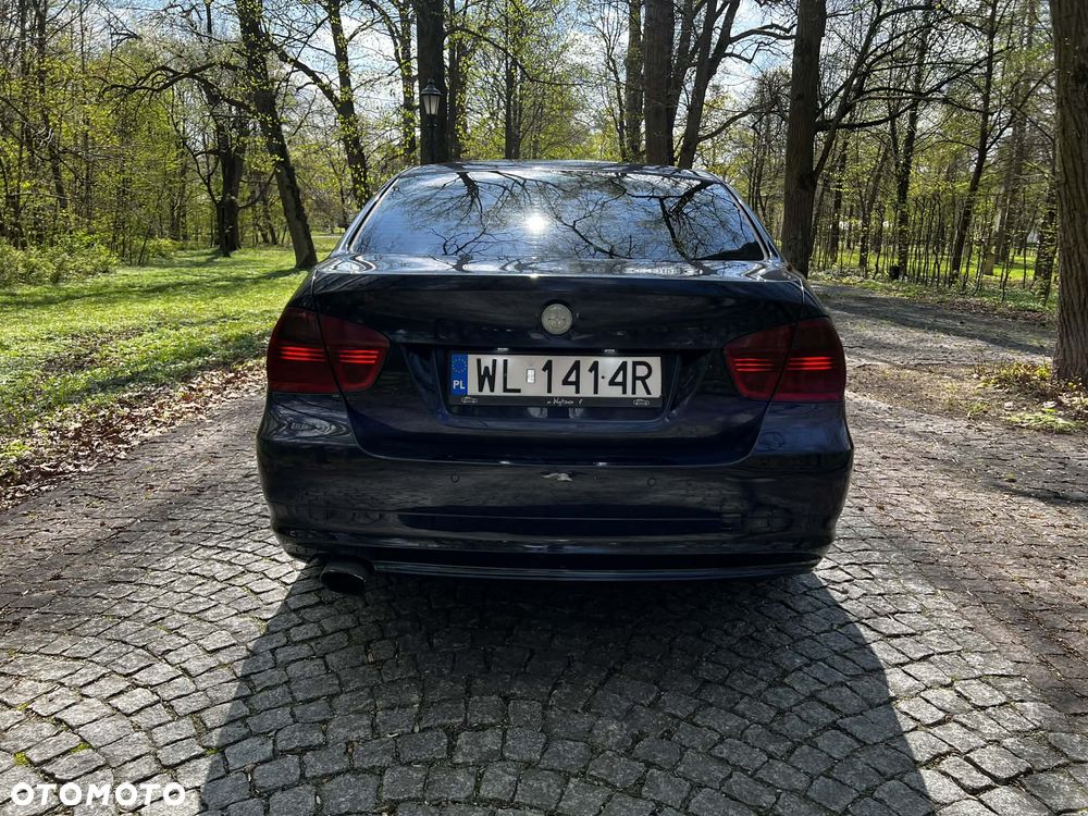 BMW Seria 3 320i - 4