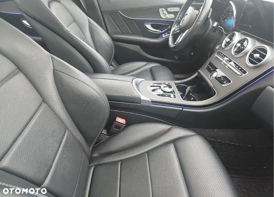Mercedes-Benz Klasa C 300 4Matic 9G-TRONIC AMG Line - 8