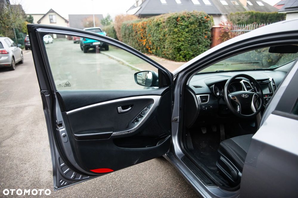 Hyundai i30 1.4 CRDi Premium - 17