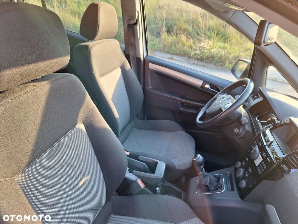 Opel Zafira - 16