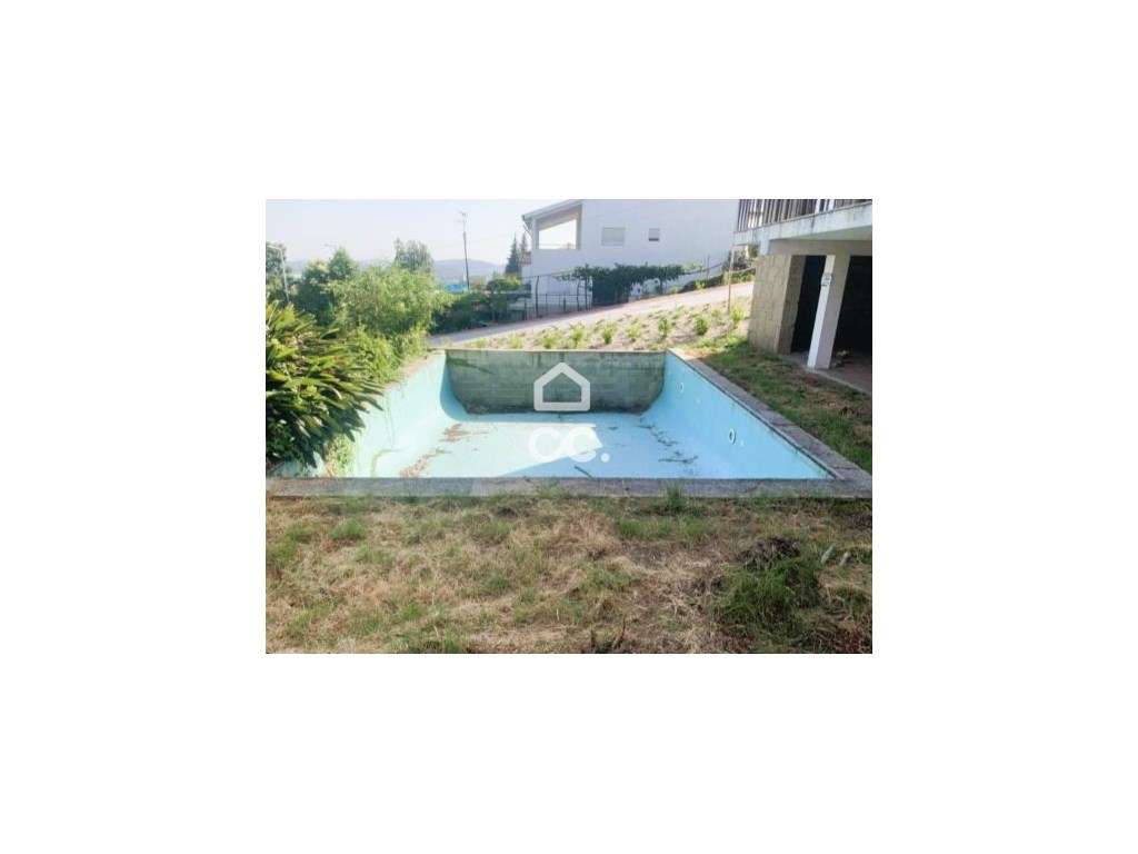 Moradia Unifamiliar Isolada com Piscina e Jardim Lote de 1.240 m² e... - Grande imagem: 4/20