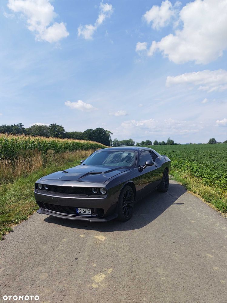 Dodge Challenger - 1
