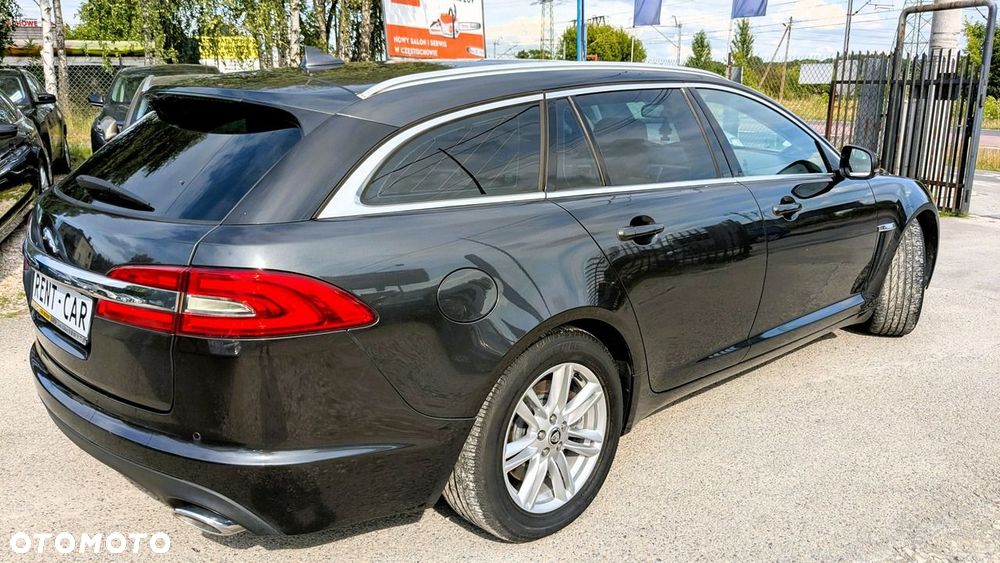 Jaguar XF - 10