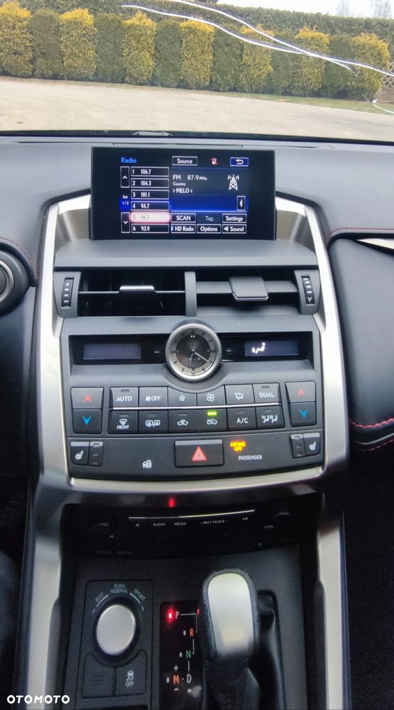 Lexus NX 200t AWD F Sport - 25