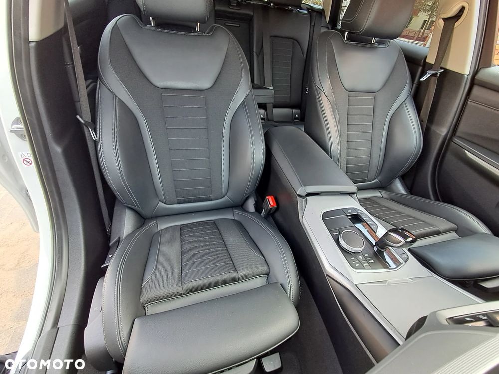 BMW Seria 3 318d Edition Luxury Line Purity - 23