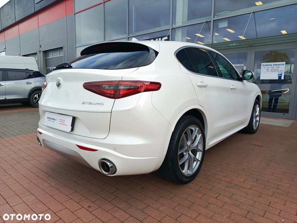 Alfa Romeo Stelvio 2.0 Turbo Executive Q4 - 9