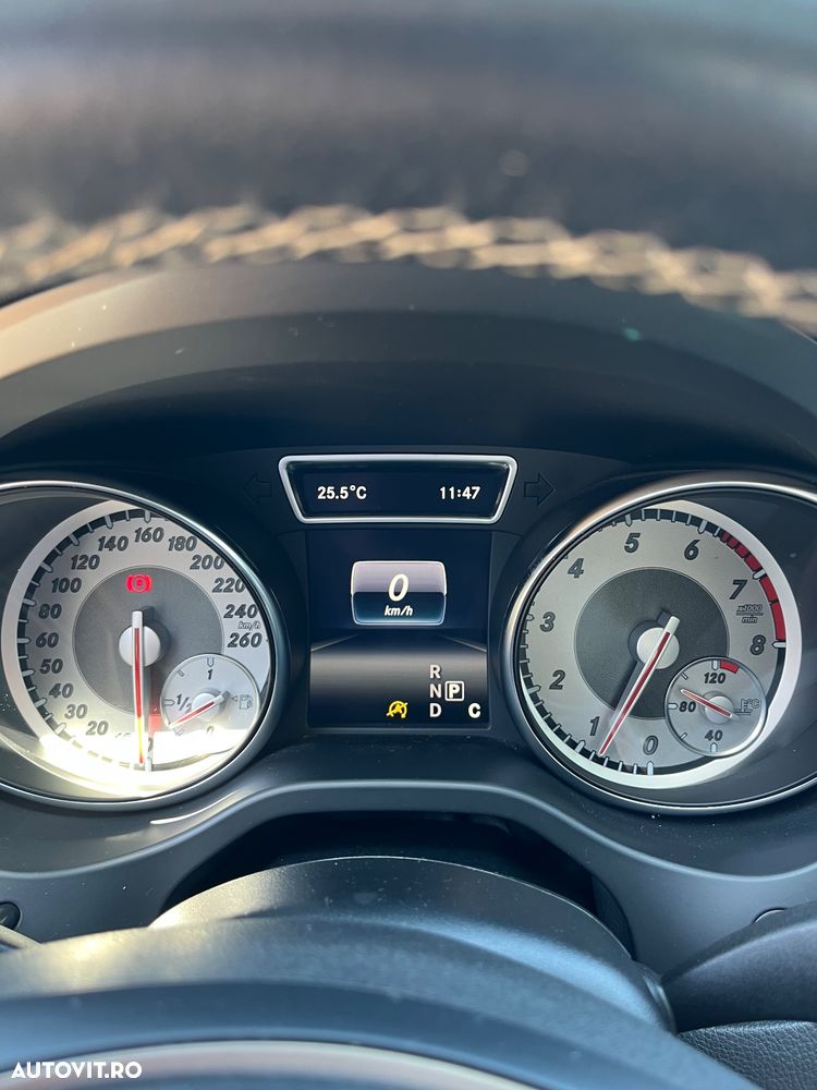 Mercedes-Benz GLA - 23