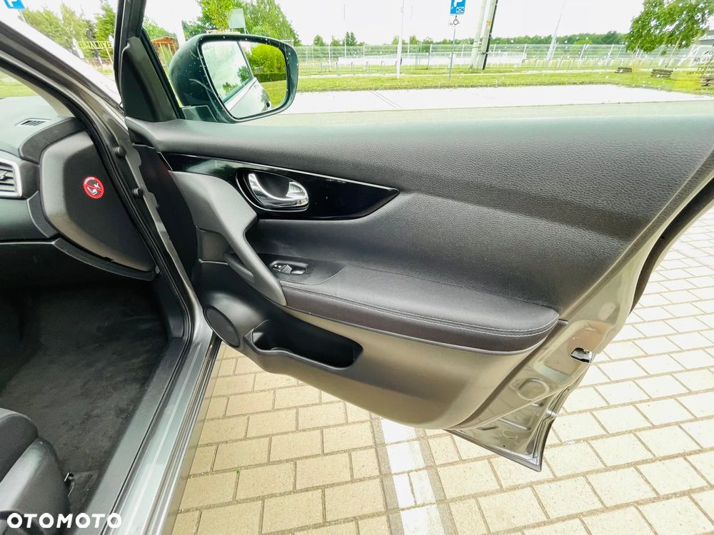 Nissan Qashqai 1.6 DIG-T N-Connecta - 17