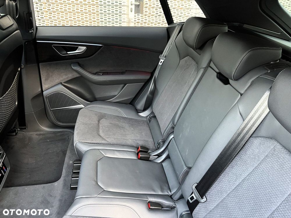 Audi Q8 - 16