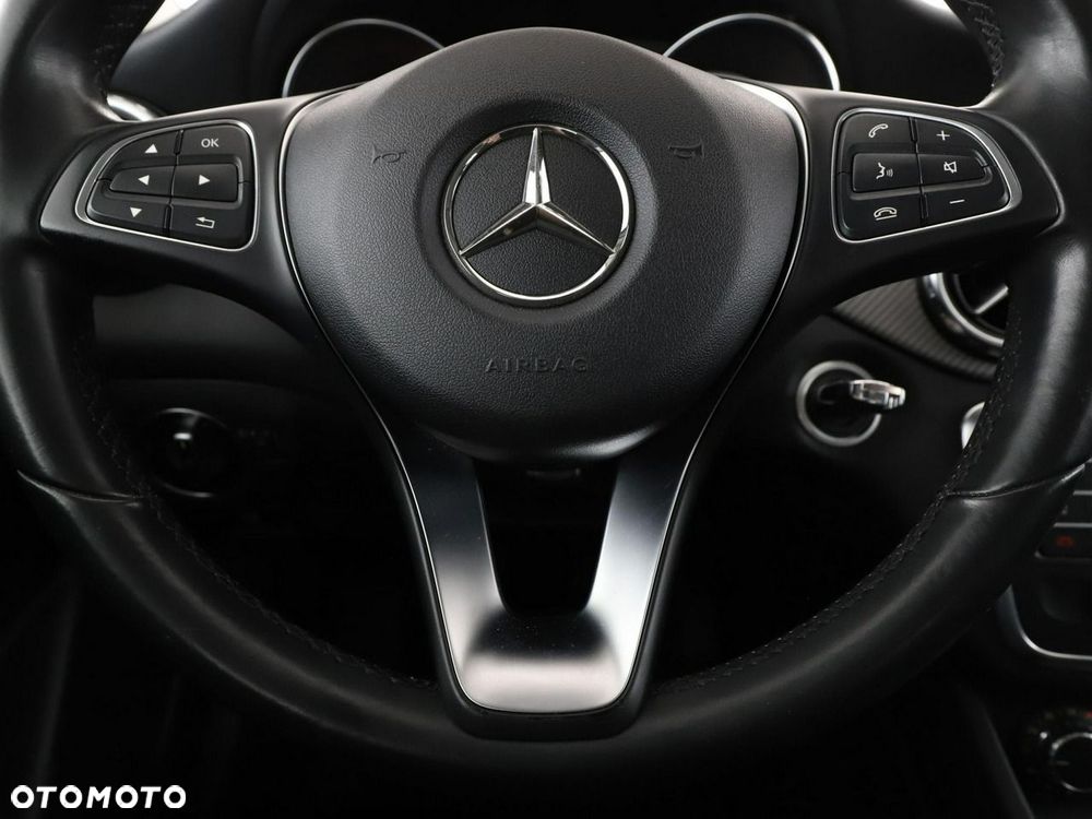 Mercedes-Benz GLA 200 Style - 22