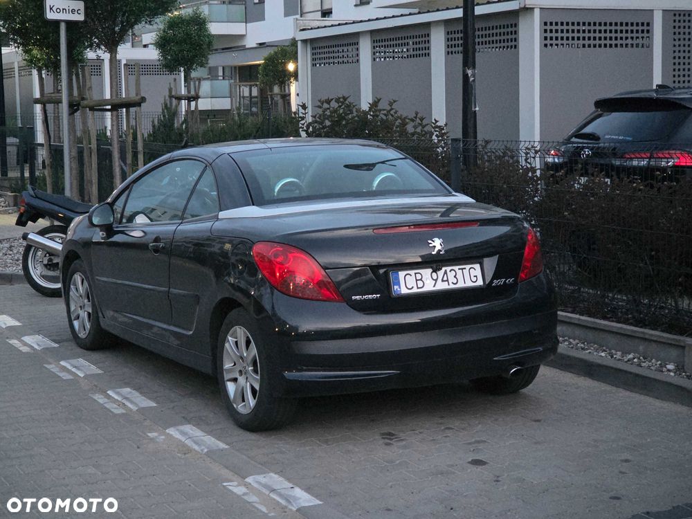Peugeot 207 CC - 2